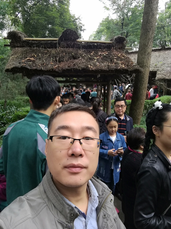 撑起一片天的第一张照片--湖北交友中心