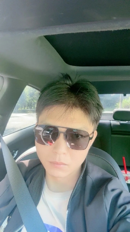 怀念的第一张照片--湖北交友中心