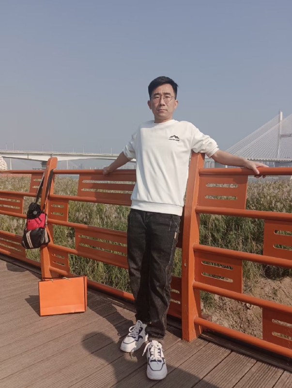 黑白的第一张照片--湖北交友中心